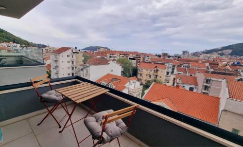 One-Bedroom Apartment image 5