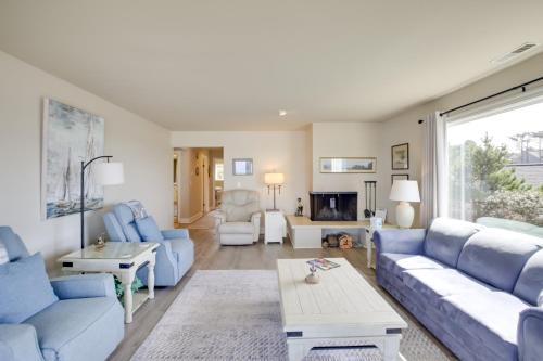 Oceanfront Lincoln City Condo with Pool and Sauna - image 2