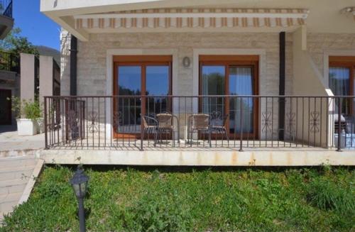 Coastal Charm in Baosici, Perla di Boka in Baosici