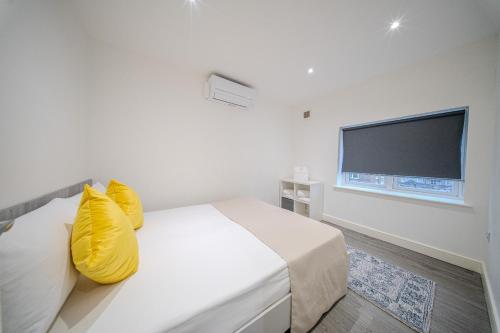 Ilford Luxury Apartments - image 9