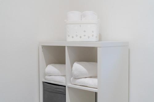 Ilford Luxury Apartments - image 13