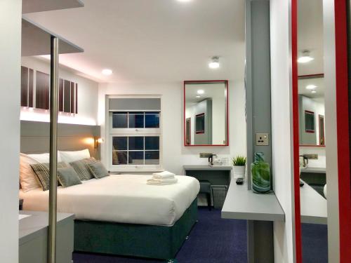 Ilford hotel goodmayes Room Type - King Room