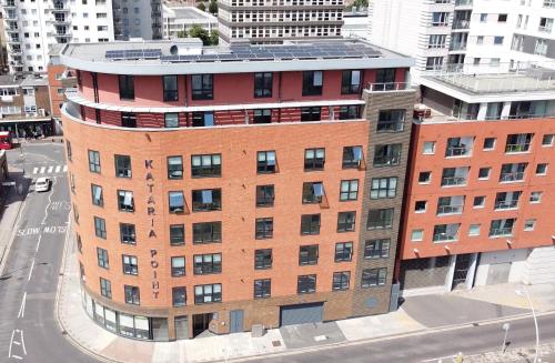 Ilford Tower Apartments - image 3
