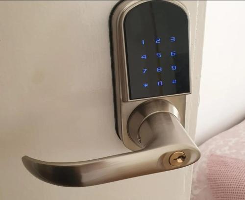 Holiday House in Sunbury Centre in Sunbury