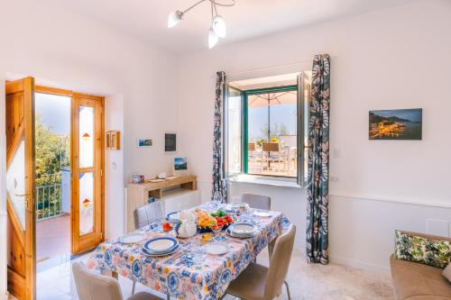 Infinity Experience Casa Vacanza Incantevole con Terrazzo in Scala