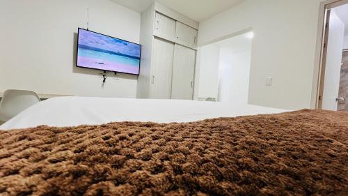 One-Bedroom Apartment image 5