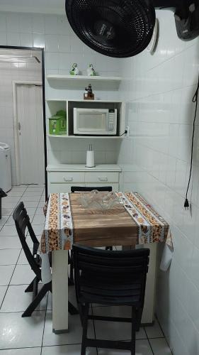 Apartamento Guaruja near Quiosque Dinho's