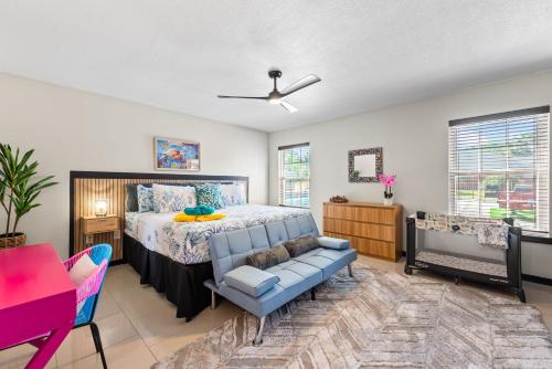 Sea Queen - 4Br 3Ba Pool 5miles to Beach - image 2