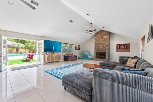 Sea Queen - 4Br 3Ba Pool 5miles to Beach Sea Queen - 4Br 3Ba Pool 5miles to Beach
