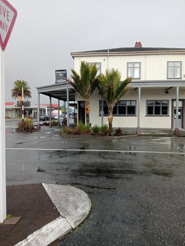 . Cosmopolitan Hotel, pub, restaurant and gaming room