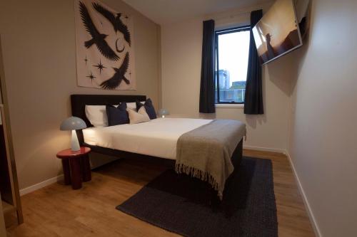 Private Compact Queen Room