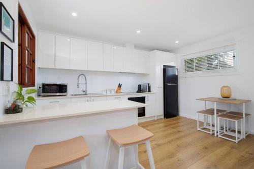 Konyha, Buchanan Hideout - Cosy Bungalow by Merewether Beach in Merewether