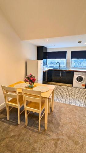 Konyha, Stylish Condo on Victorian Seafront, Voyagers Rest Bexhill in Központ