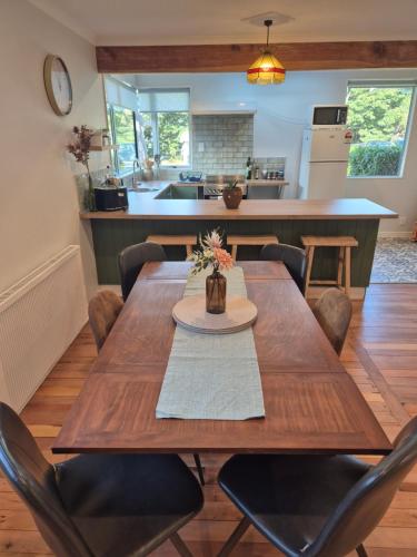 Cosy Getaway 5mins to Doubtful Sound Cruise in Manapouri