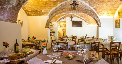 Restorāns, Tuscany - Romantic Getaway in Montecatini Val Di Cecina
