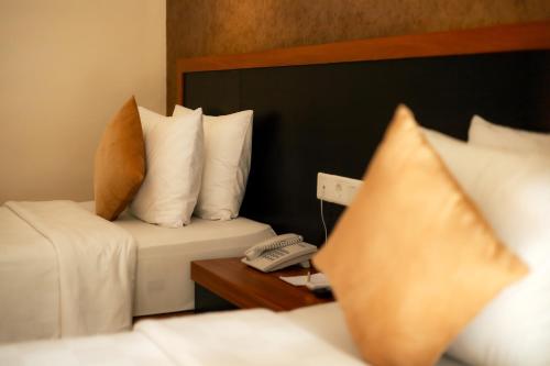 Deluxe Double or Twin Room with Pool View  image 7
