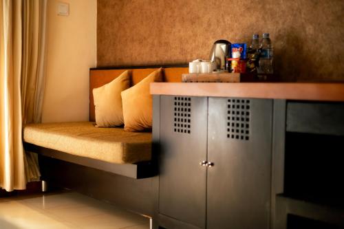 Deluxe Double or Twin Room with Pool View  image 3