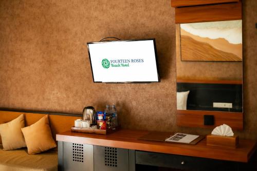 Deluxe Double or Twin Room with Pool View  image 5