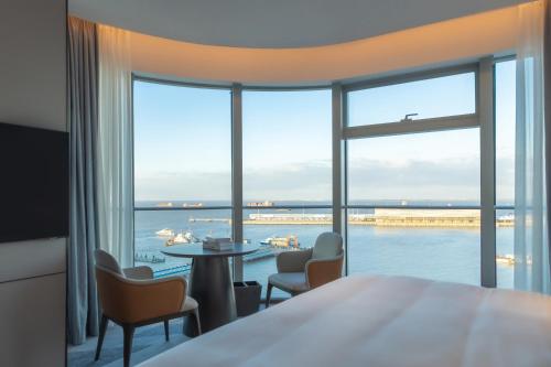 room detail thumbnail 1