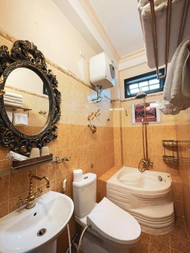 Quadruple Room with Bath image 1