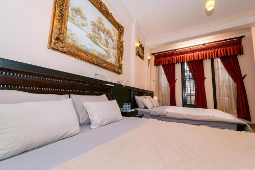 Quadruple Room with Bath image 9
