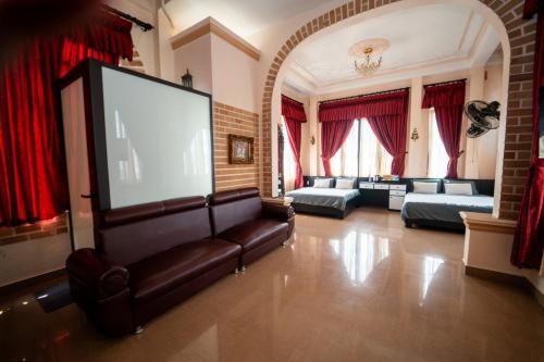 Quadruple Room image 2