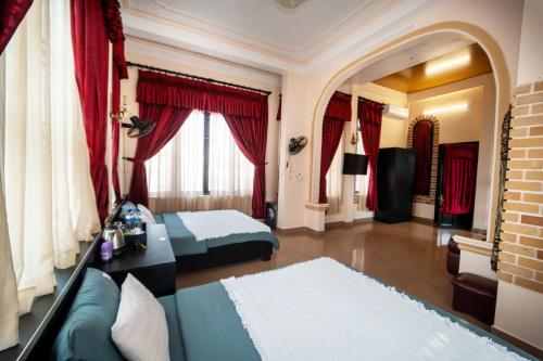Quadruple Room image 4