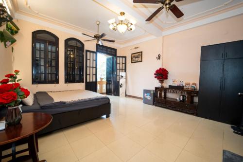 Double Room with Balcony image 5