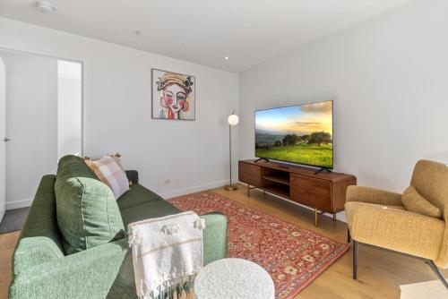 Two-Bedroom Apartment with Balcony image 10