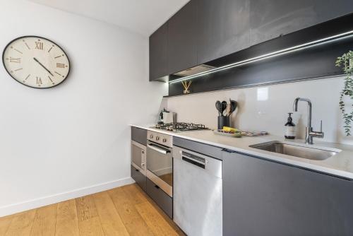 Two-Bedroom Apartment with Balcony image 8