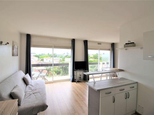 Appartement rénové avec terrasse à Royan - FR-1-494-206