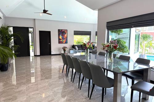 Photo - Villa Waree minutes from Beach and City