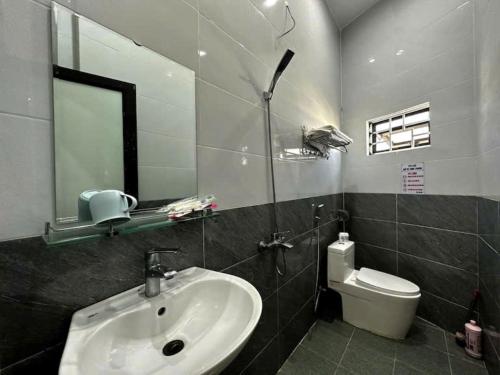 Dũng Quyến Homestay - 샤워실