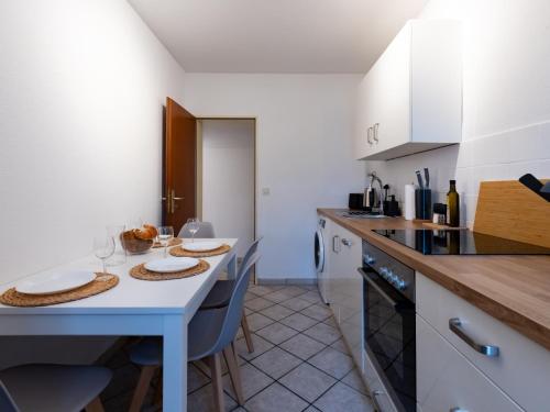 BudgetRoom Workers Home