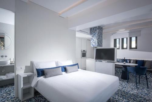 1 queen bed