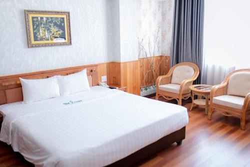Deluxe Double or Twin Room image 1