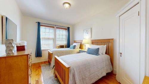 Spacious 1st Floor 2Bed w/ In-Unit Laundry MBTA - image 14