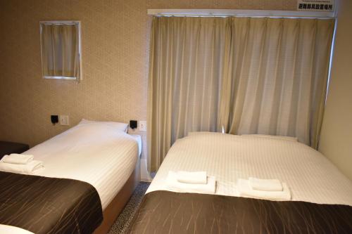 Quadruple Room with Private Bathroom image 8