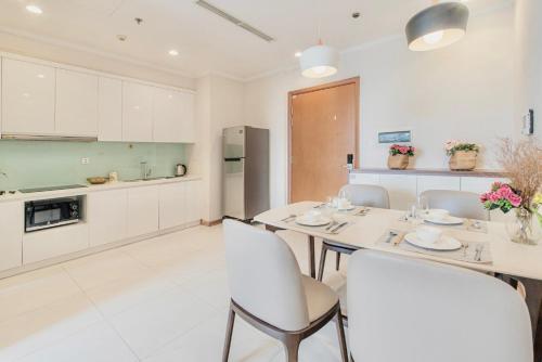 SkyView Apartment - Bui Vien Street & SG's HEART
