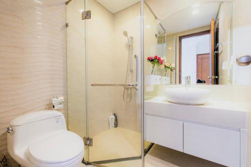 SkyView Apartment - Bui Vien Street & SG's HEART