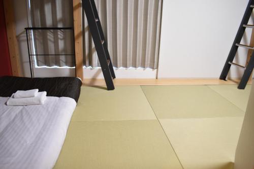 Japanese-Style Room image 5