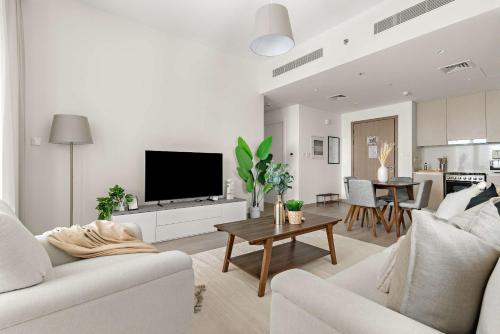Silkhaus Vacation Homes Chic 1BR in Creek Beach Grove with Pool view - main image