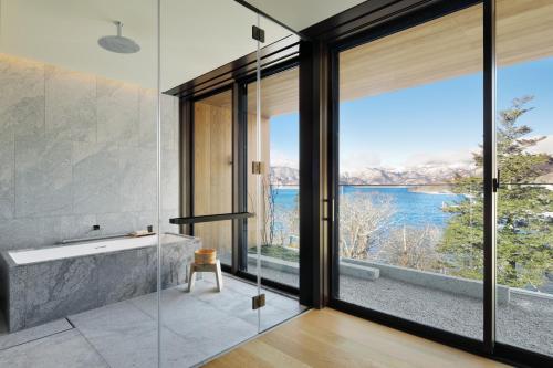 Lake Chuzenji View, Guest room, 1 King, Balcony