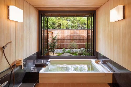 Japanese Premium Room with Hot Spring Bath (12.5 Tatami) - Annex