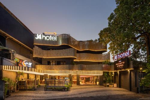 J4 Hotels Legian