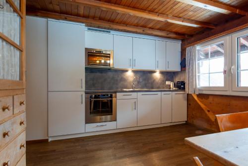 kuhinja, Ferienhaus Gäbi - Ferienwohnungen (Ferienhaus Gabi - Ferienwohnungen) in Wiler (Lotschen)