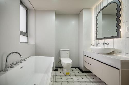 EHUB - Spacious Apartment with Bund View in Yaojiang Garden, Shanghai (foto 8)