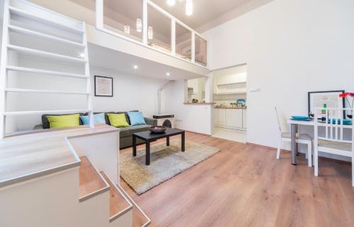 

Opera City Apartment