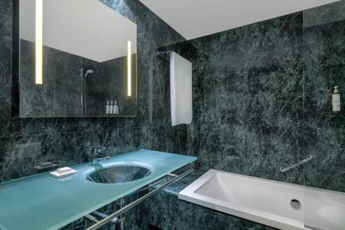 AC Hotel Cordoba - image 11