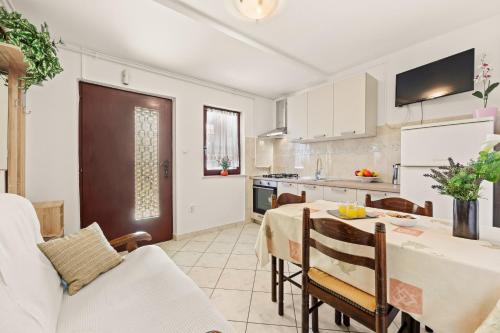 Apartment image 4